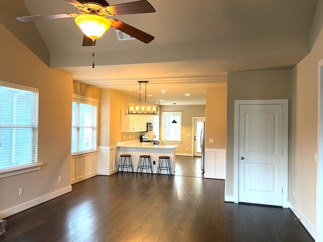 Photo - 1036 Crawford Ct