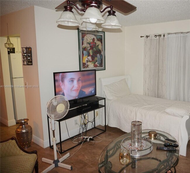 Photo - 92 Chatham D