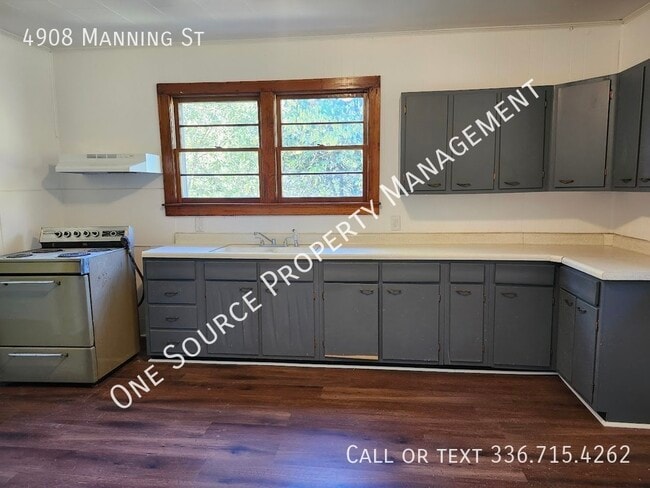 Photo - 4908 Manning St