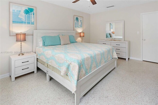 Photo - 330 Van Buren St