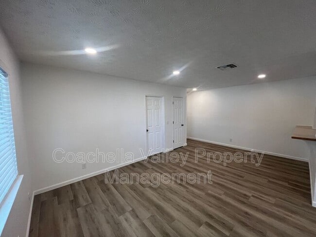 Photo - 66435 5th St