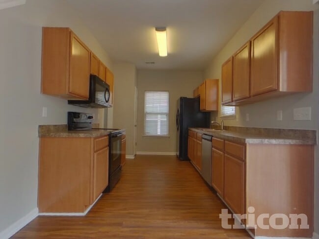 Photo - 484 Westmoreland Rd