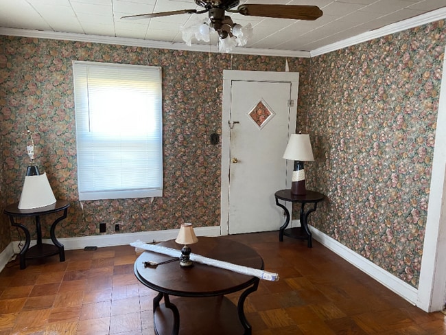 Photo - 1120 S Railroad Ave