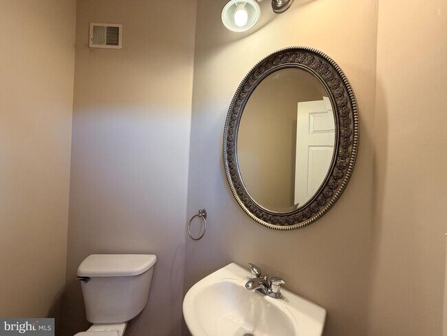 2805 Settlers View Dr