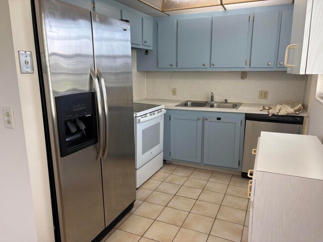 Building Photo - 186 Dorset E