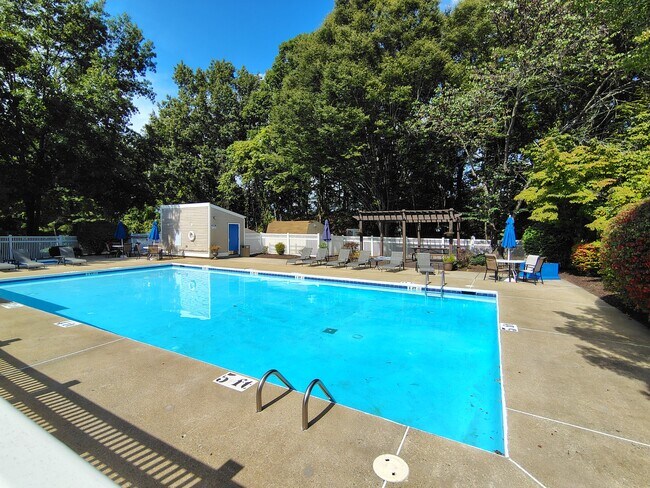 600 Reusens Rd Unit J111