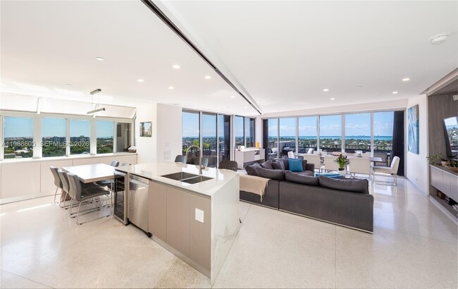 Building Photo - 151 Crandon Blvd Unit 939