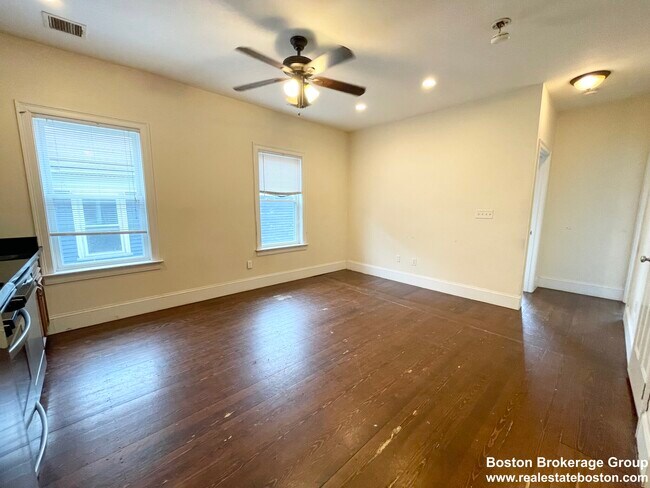 Photo - 178 Hillside St