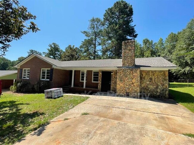 Building Photo - 418 E Northwoods Dr Rental