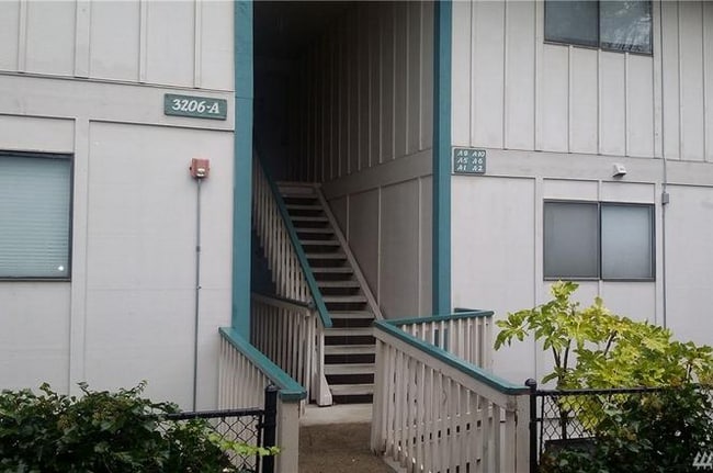 Photo - 3206 Pine Rd NE