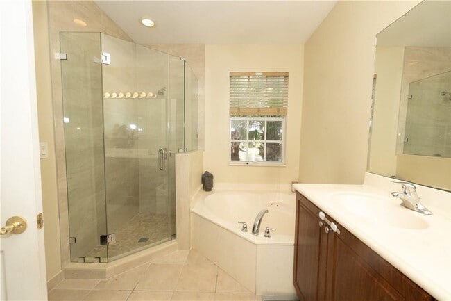 2761 SW 85th Ave