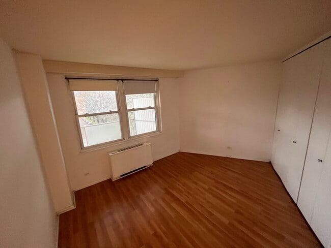 bedroom - 1600 Hagys Ford Rd N Unit 5S