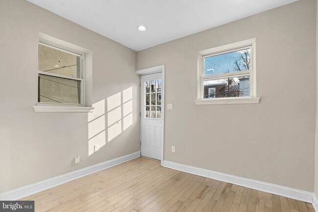 Photo - 2514 W Seybert St