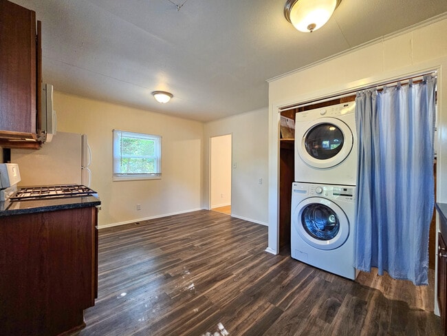 Photo - 1408 Harpst St