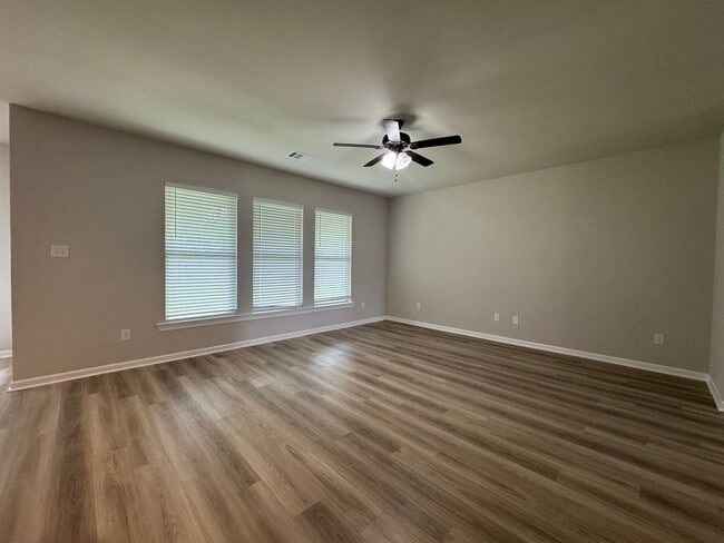 Photo - Like New - Home for Rent in Denham Springs