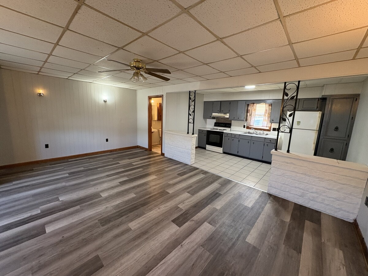 Photo - 500 N Van Buren St