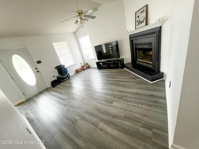 Photo - 13204 Warren Dr