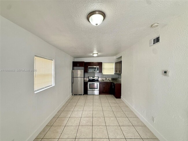 Photo - 1345 NW 55th St Unidad 2