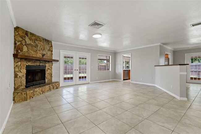 Photo - 2911 Wycombe Way