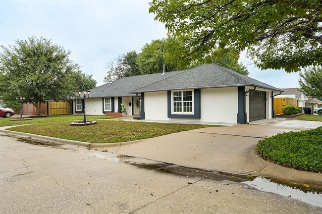 Photo - 9009 Lakeaire Dr