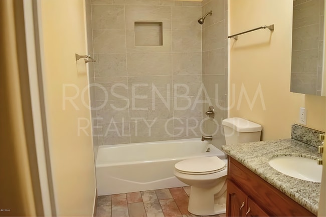 Photo - 2119 E Water St