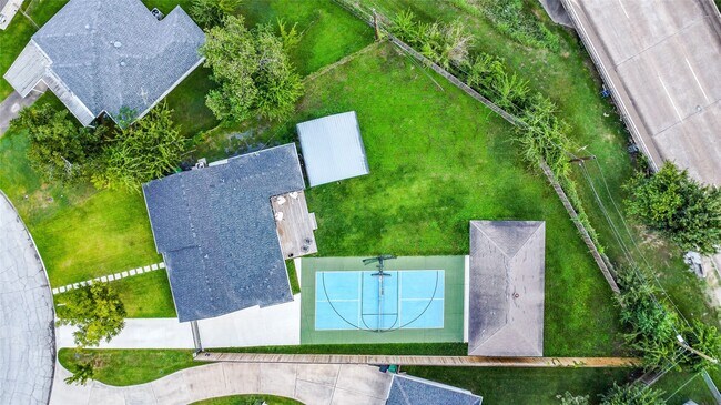 Photo - 2550 Roy Cir