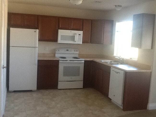 Photo - 3809 Victoria Dr Unidad B
