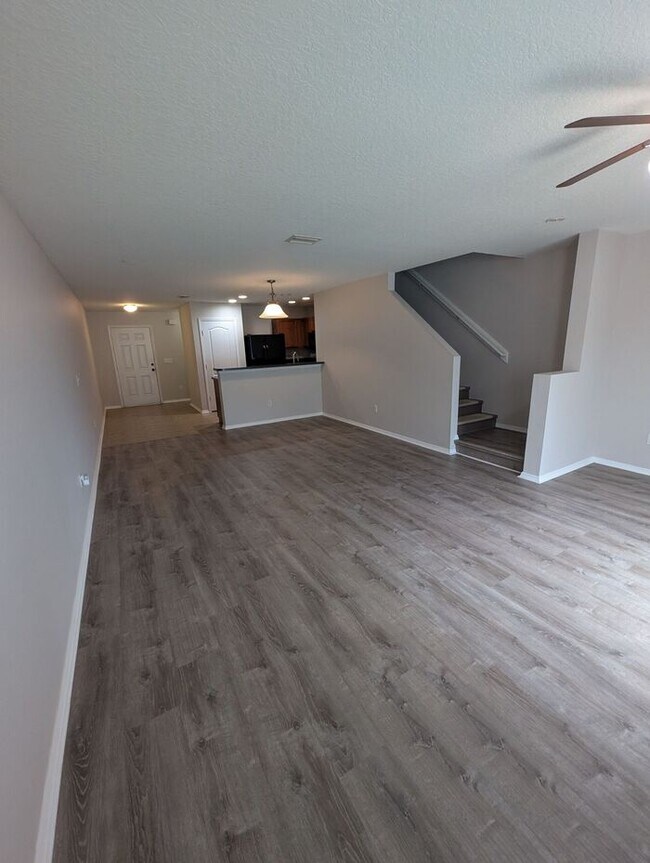 Photo - 277 Michelangelo Pl