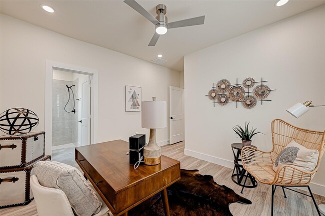 Photo - 2905 Nagle St