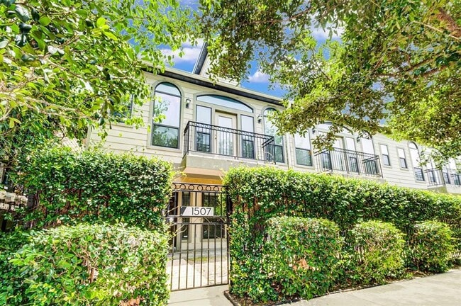 Photo - 1507 Paige St