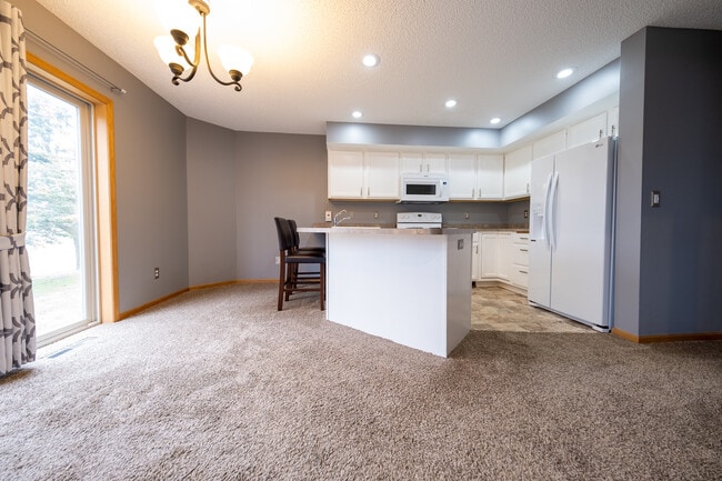 Photo - 800 Bradbury Cir