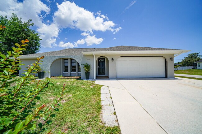 Photo - “Spacious 3-Bed Retreat with Granite Elega...