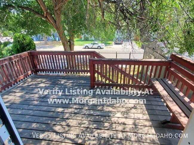 Photo - 516 18th Ave N