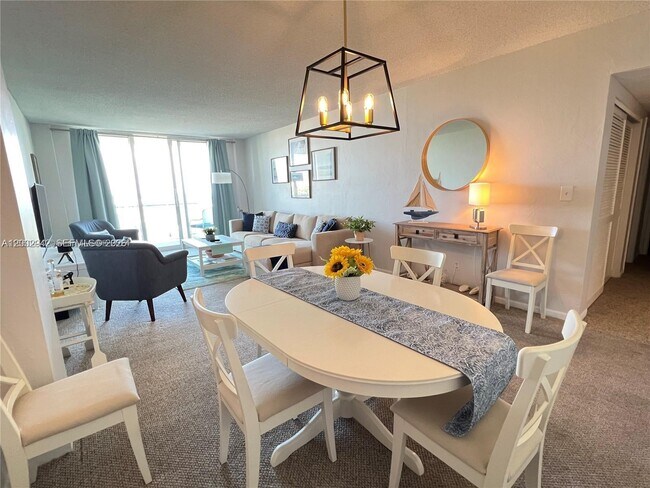 Photo - 19380 Collins Ave Unit 818