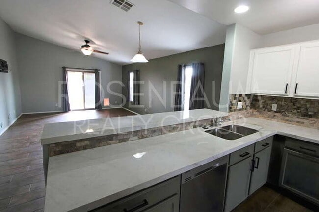 Photo - 16755 W Desert Bloom St