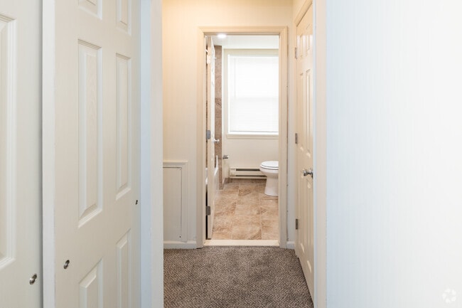 1BR, 1BA - 640SF