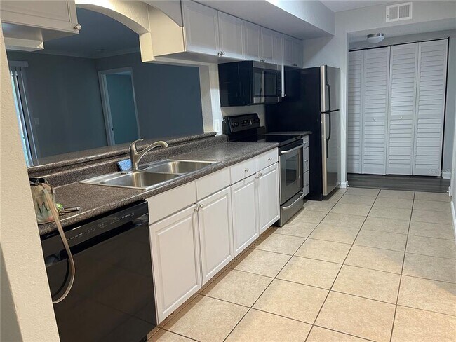 Photo - 10195 Sailwinds Blvd N Unidad 106