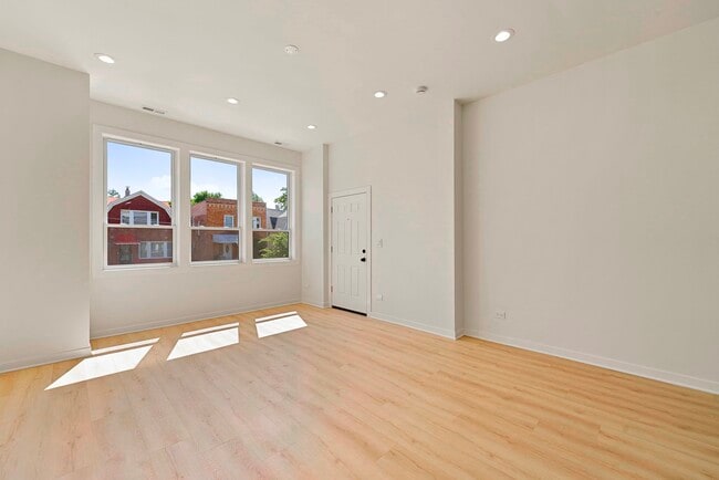 Photo - 521 N Lawndale Ave Unit 1