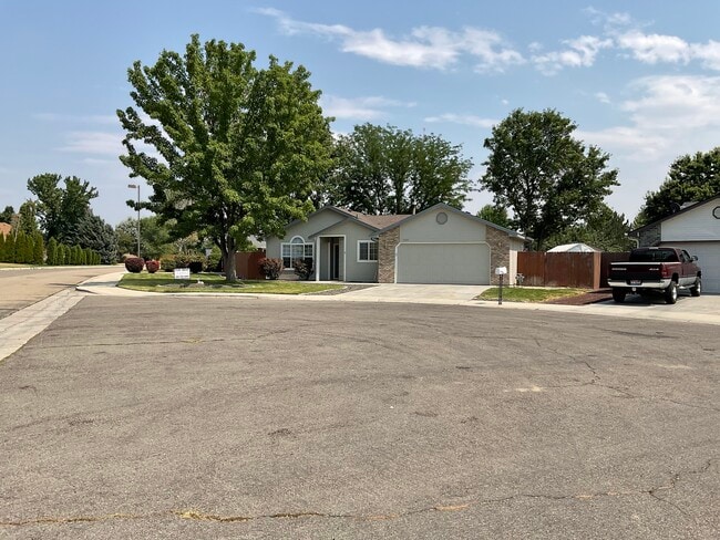 Photo - 117 E Woodbury Dr