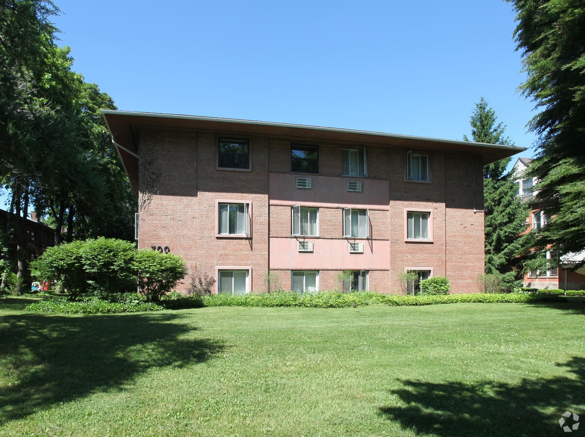 Photo - 700 East Ave
