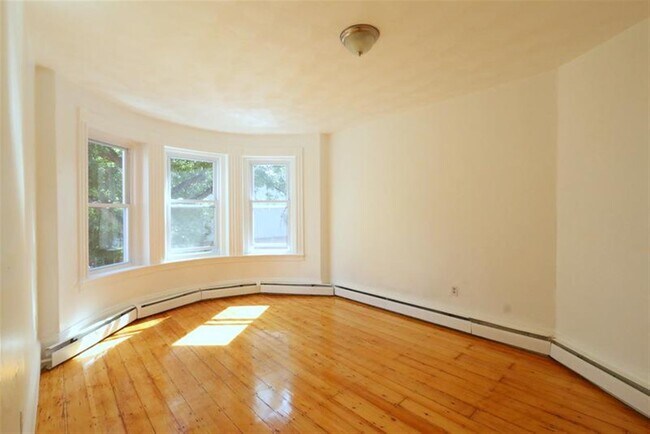 Photo - 117 Harvard St Unit 2