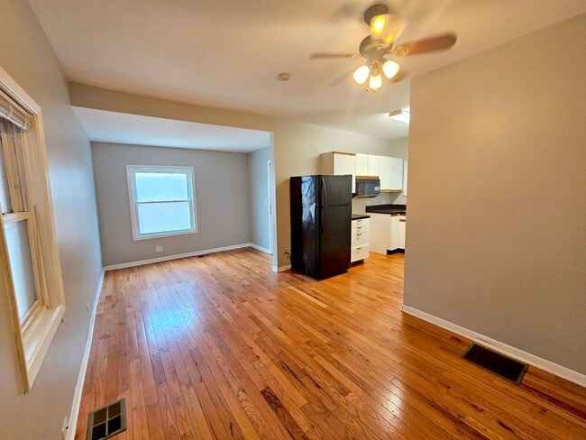 Photo - 2420 N Greenview Ave Unidad 1R