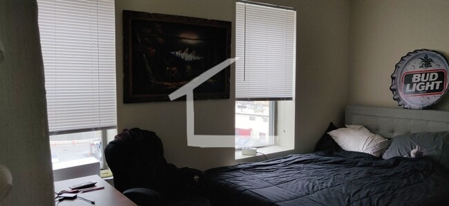 Photo - 9/1/26 Split-style 2BR apartment in elevator building near Kenmore!