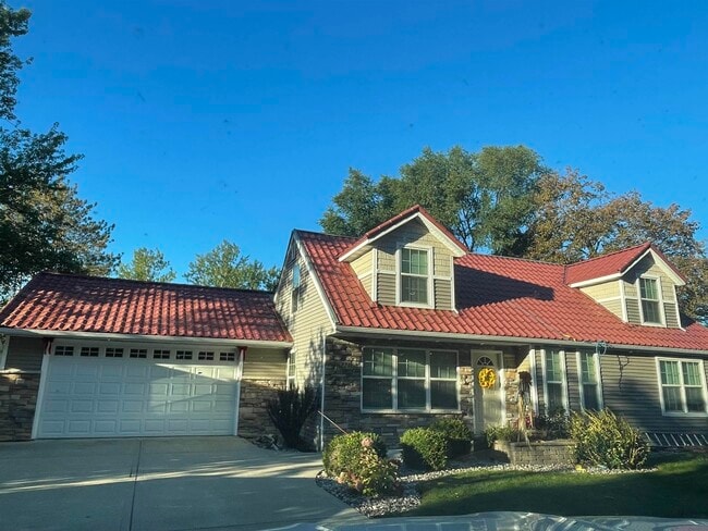 Building Photo - 6221 Old Middleton Rd