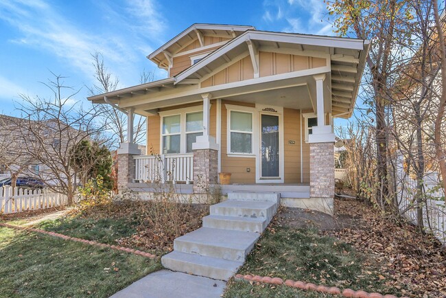 Building Photo - Central Park HOUSE for rent! 2 BLOCKS TO STANLEY MARKETPLACE