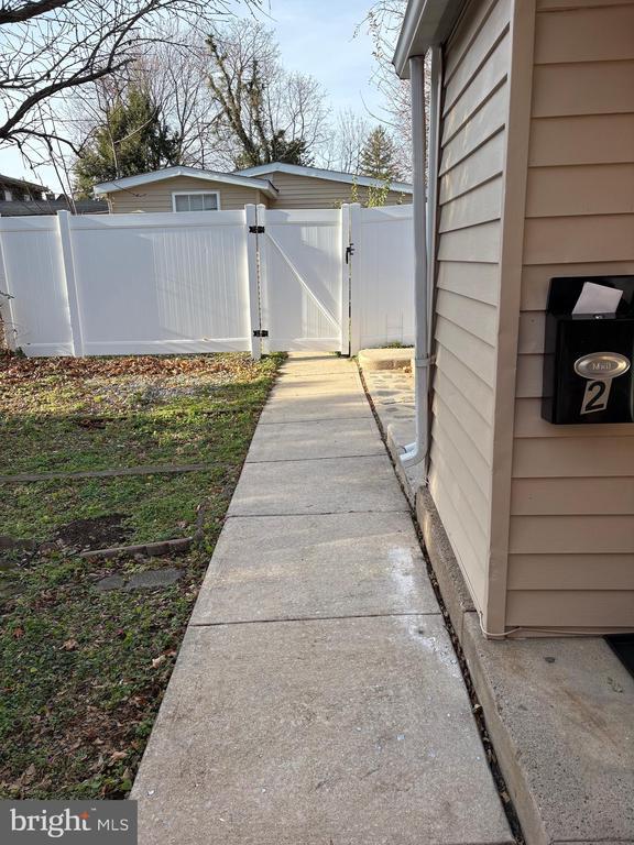 Building Photo - 7330 Sycamore Ave