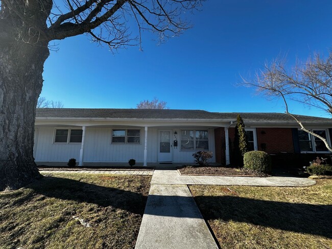 Building Photo - Small Connected Apt. For Rent by Broker