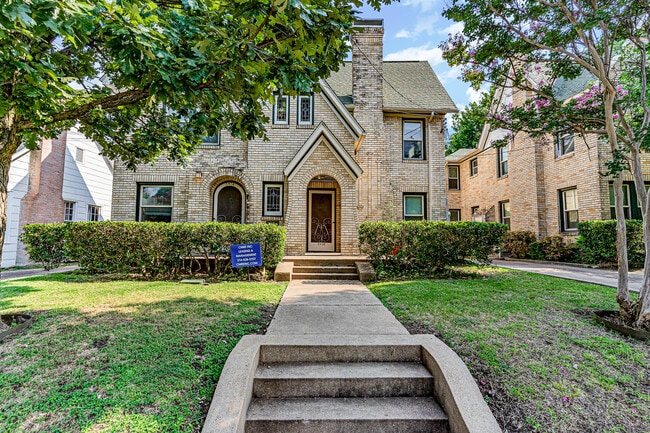 Photo - 5926 La Vista Dr