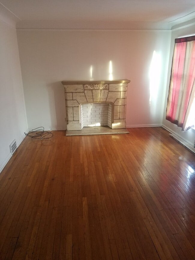 Photo - 4 bedroom, 2 full bath bungalow near Cedar and Warrensville