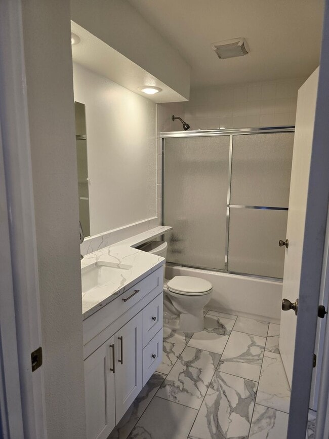 Photo - 443 Lincoln Cir